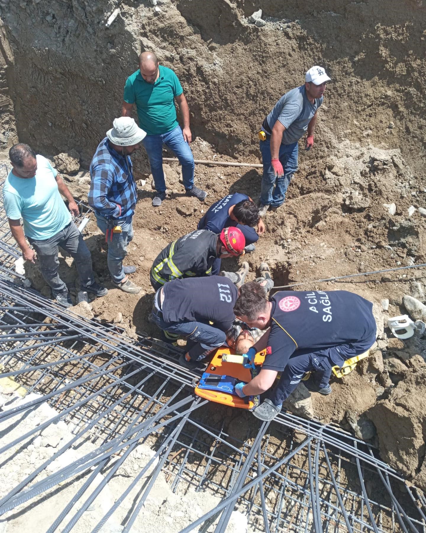 Takla Atan Otomobil Ters Döndü 3 Yaralı (2)