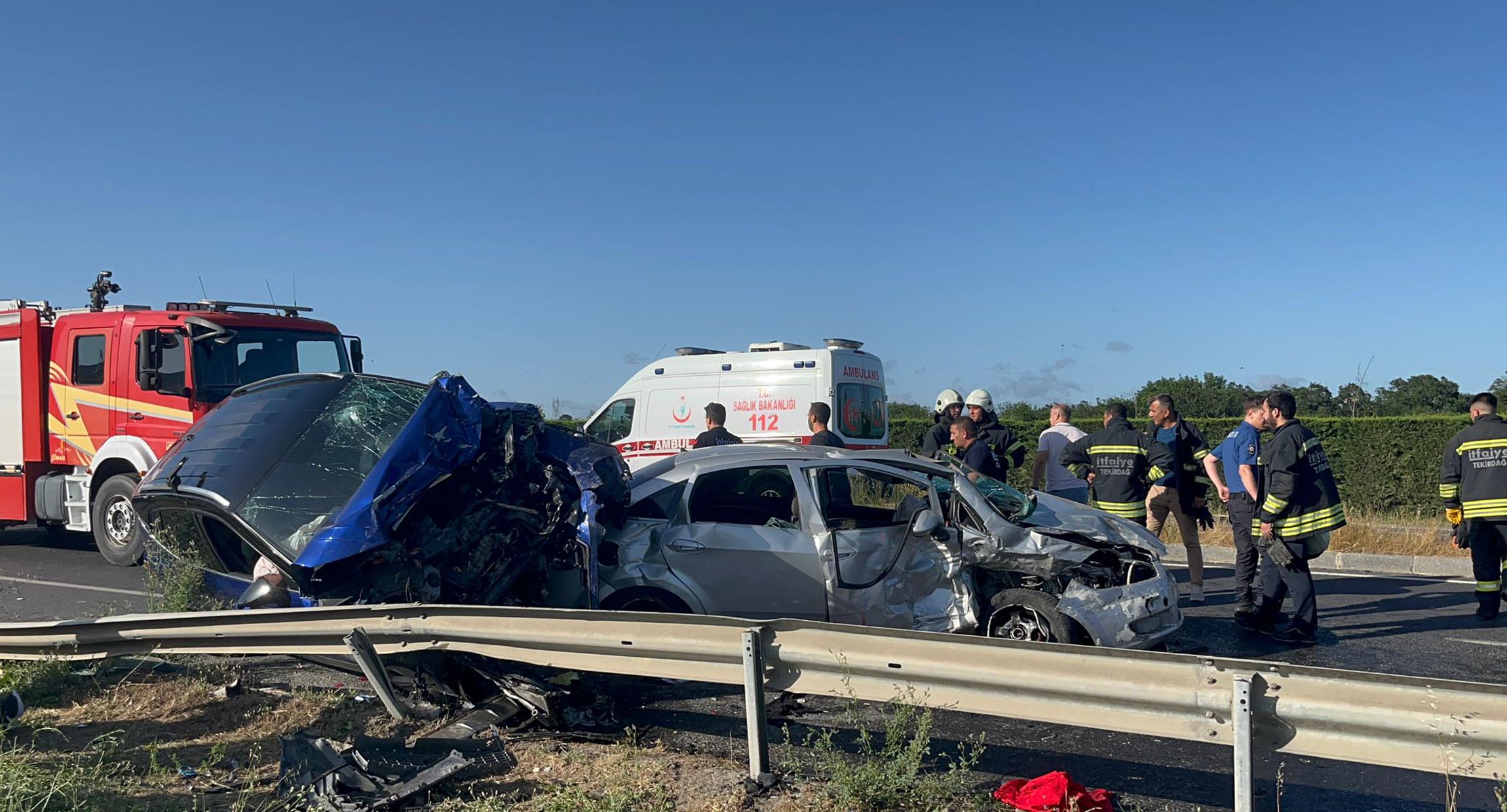 Tekirdağ’da Iki Otomobil Kafa Kafaya Çarpıştı; 6 Yaralı (4)