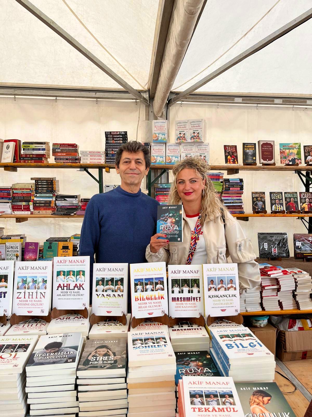 Yazar Avrupa ve Amerika’daki Kitap Fuarlarında Okurlarıyla Buluşmaya Devam Edecek