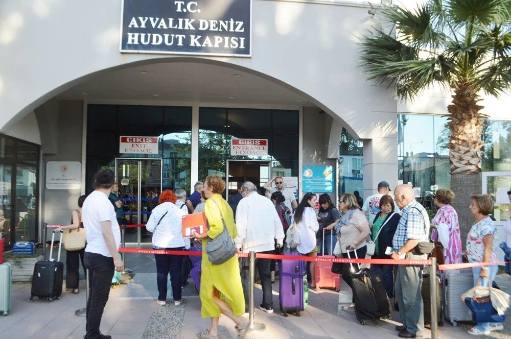 Yunan Adalarına Akın Başladı