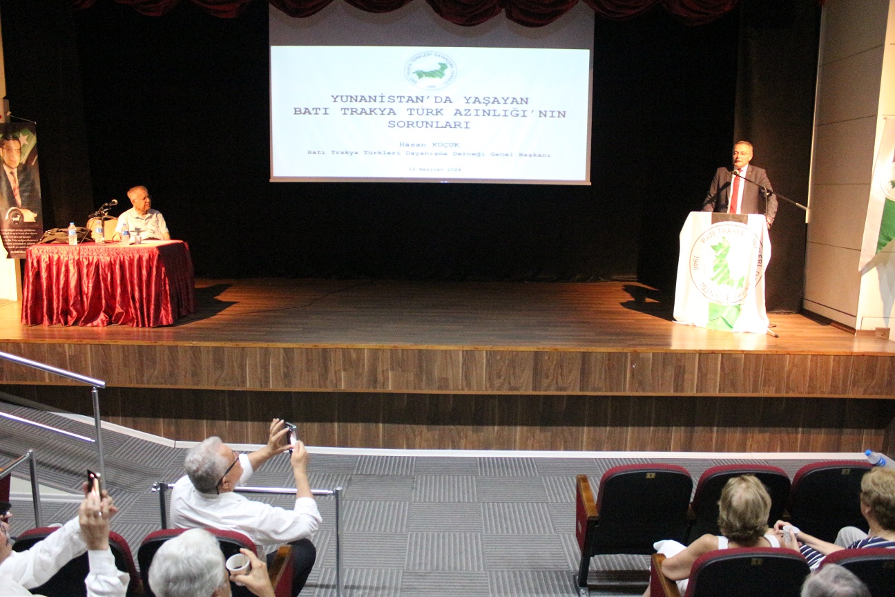 Yunanistan'da Türklere yönelik olumsuz tutum konferansta tartışıldı