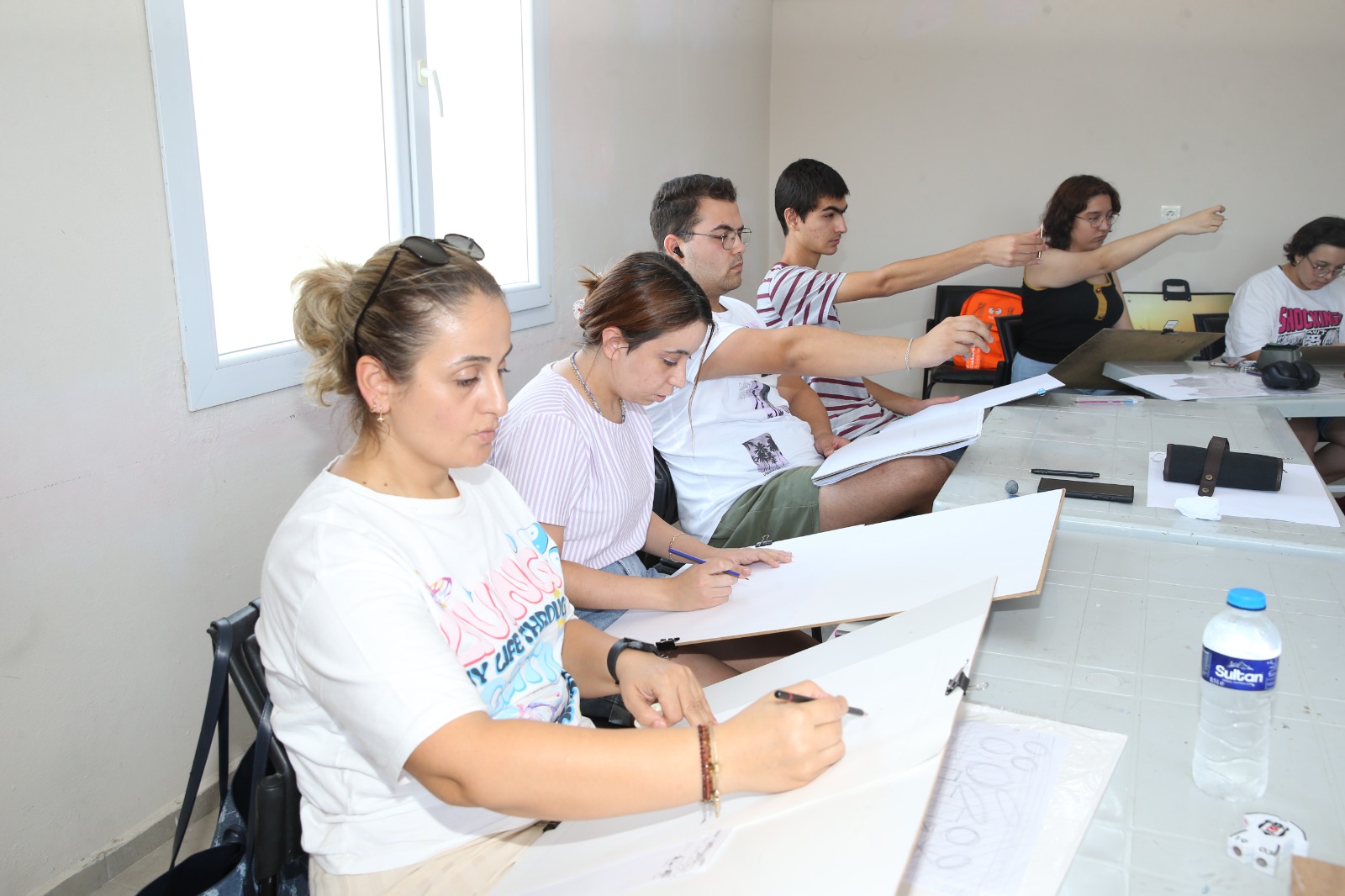 Eğitime ve sanata destek sürecek