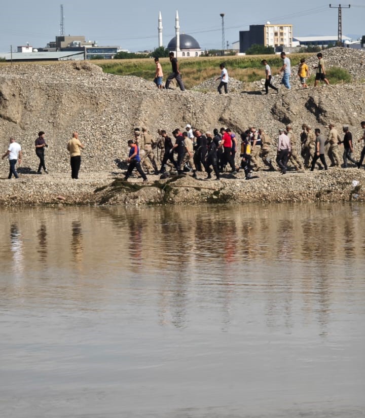 Dicle Nehri'nde facia: 14 yaşındaki çocuk boğularak hayatını kaybetti!