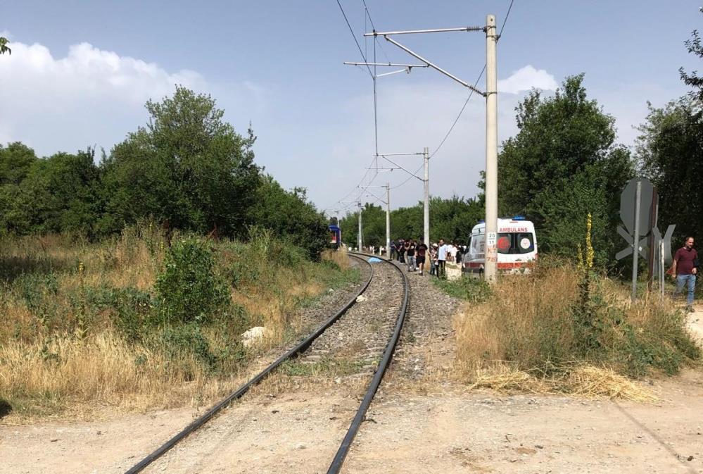 Kütahya'da tren kazası: 1 kişi hayatını kaybetti!