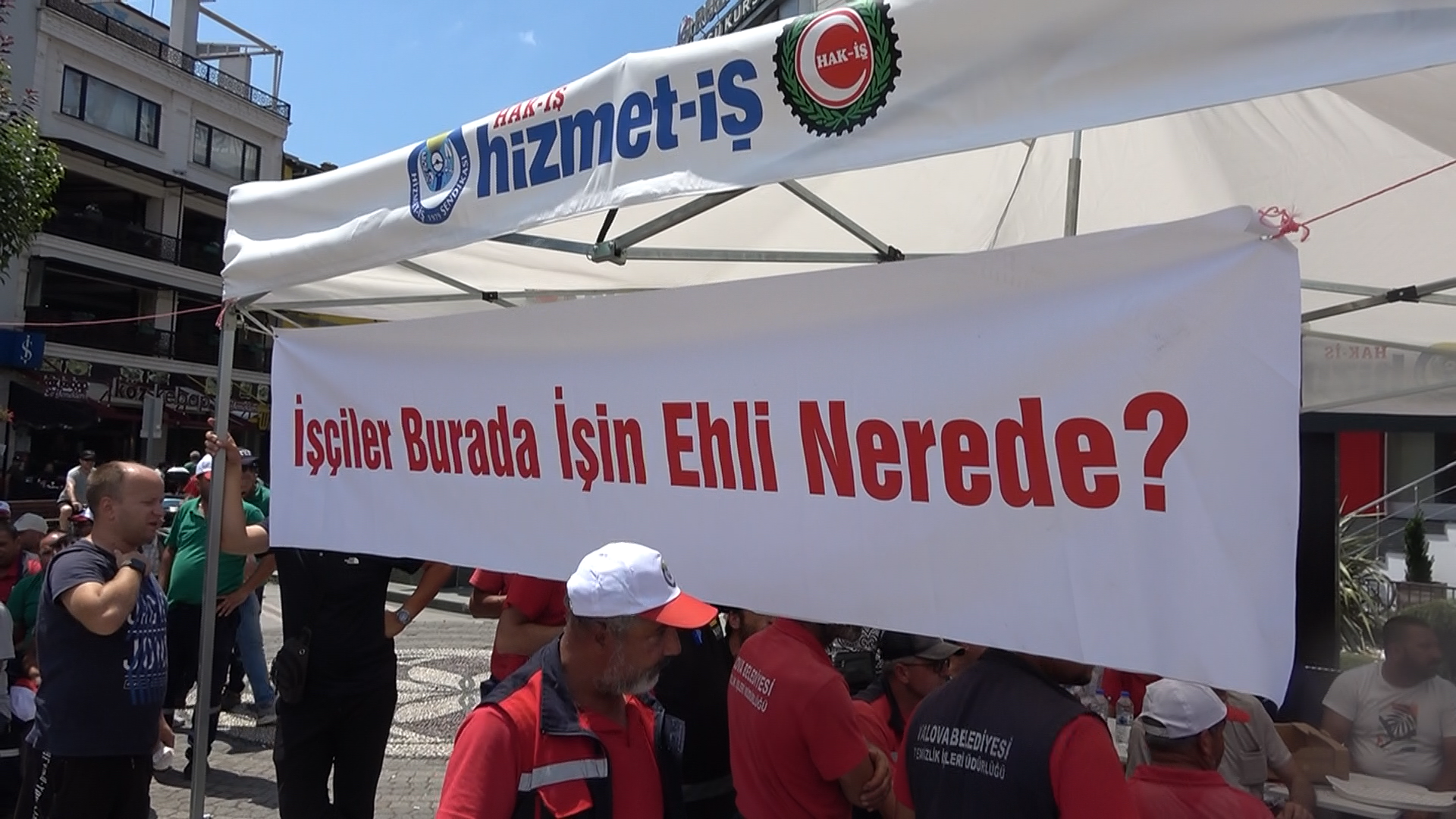 “Gerekirse gemileri değil limanları da yakarız”