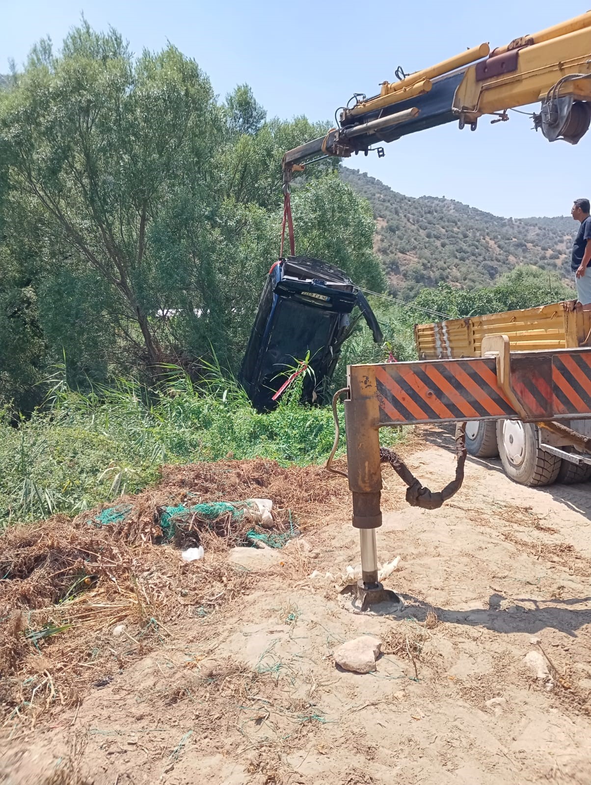 Denizli'de önce arabaları sonra cansız bedenleri bulundu!