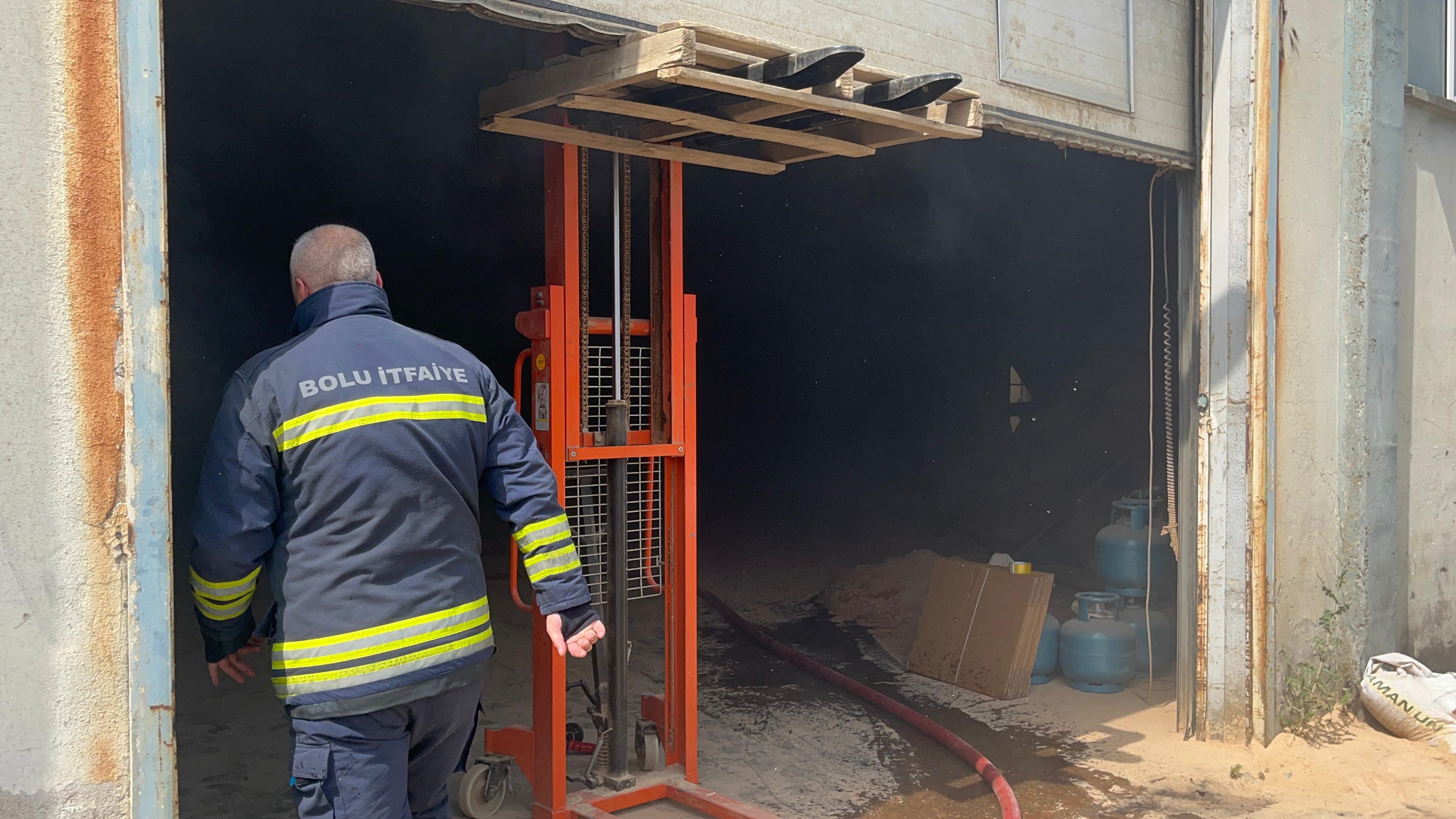 Bolu'da deneme kömürleri tutuştu: Kömür fabrikasında yangın çıktı!