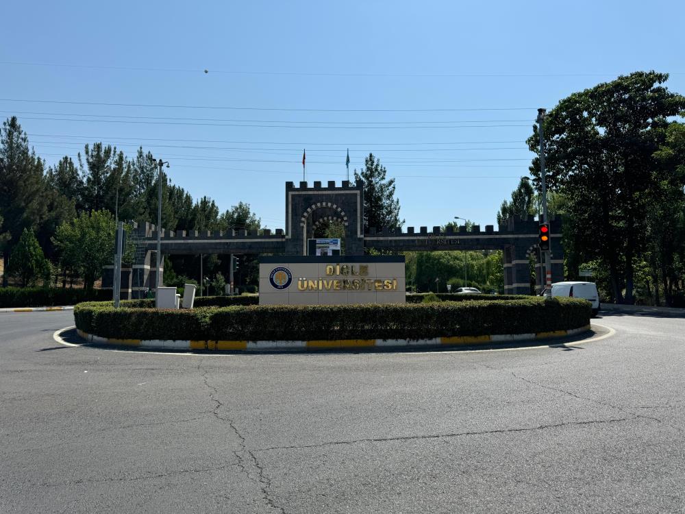 Dicle Üniversitesi Hastanesi’nde skandal: 74 kişi zehirlendi!