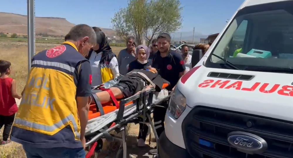 Kazayı gören çevredeki vatandaşlar durumu 112 Acil Çağrı merkezine bildirdi. İhbar üzerine olay yerine sağlık ve jandarma ekipleri sevk edildi. 