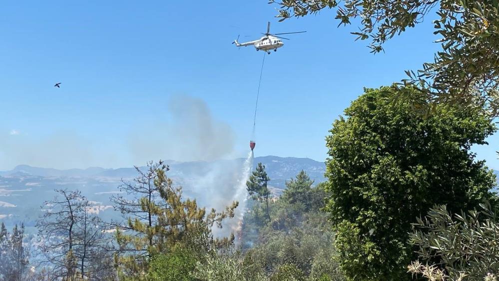 Yangına bir uçak ve 2 helikopterle de müdahale edildi. Ekiplerin hızlı müdahalesiyle yangın kısa sürede kontrol altına alındı. Ekiplerin soğutma çalışması devam ediyor.