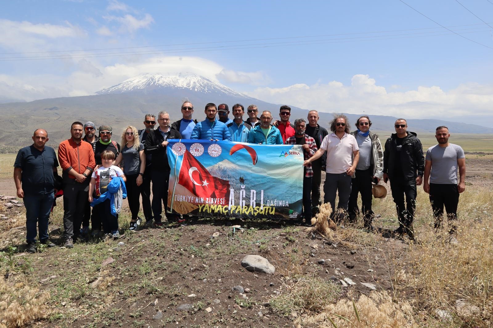 Ağrı Dağı'nda Avrupa Yamaç Paraşütü Rekoru Kırıldı (1)