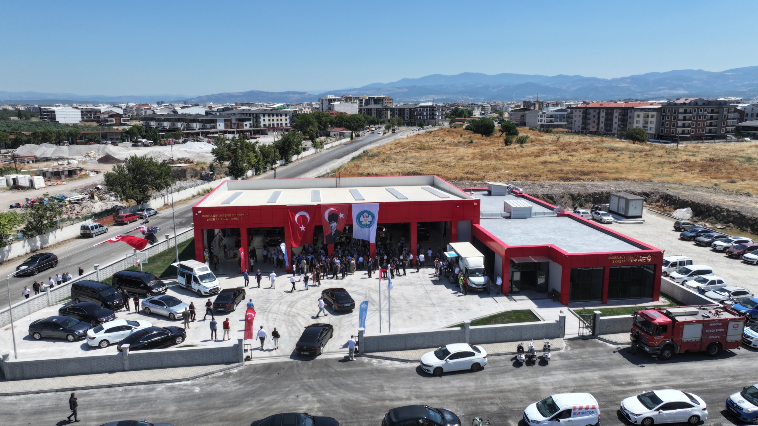 Yangınlarda Görev Yapan İtfaiyecilere Teşekkür Etti