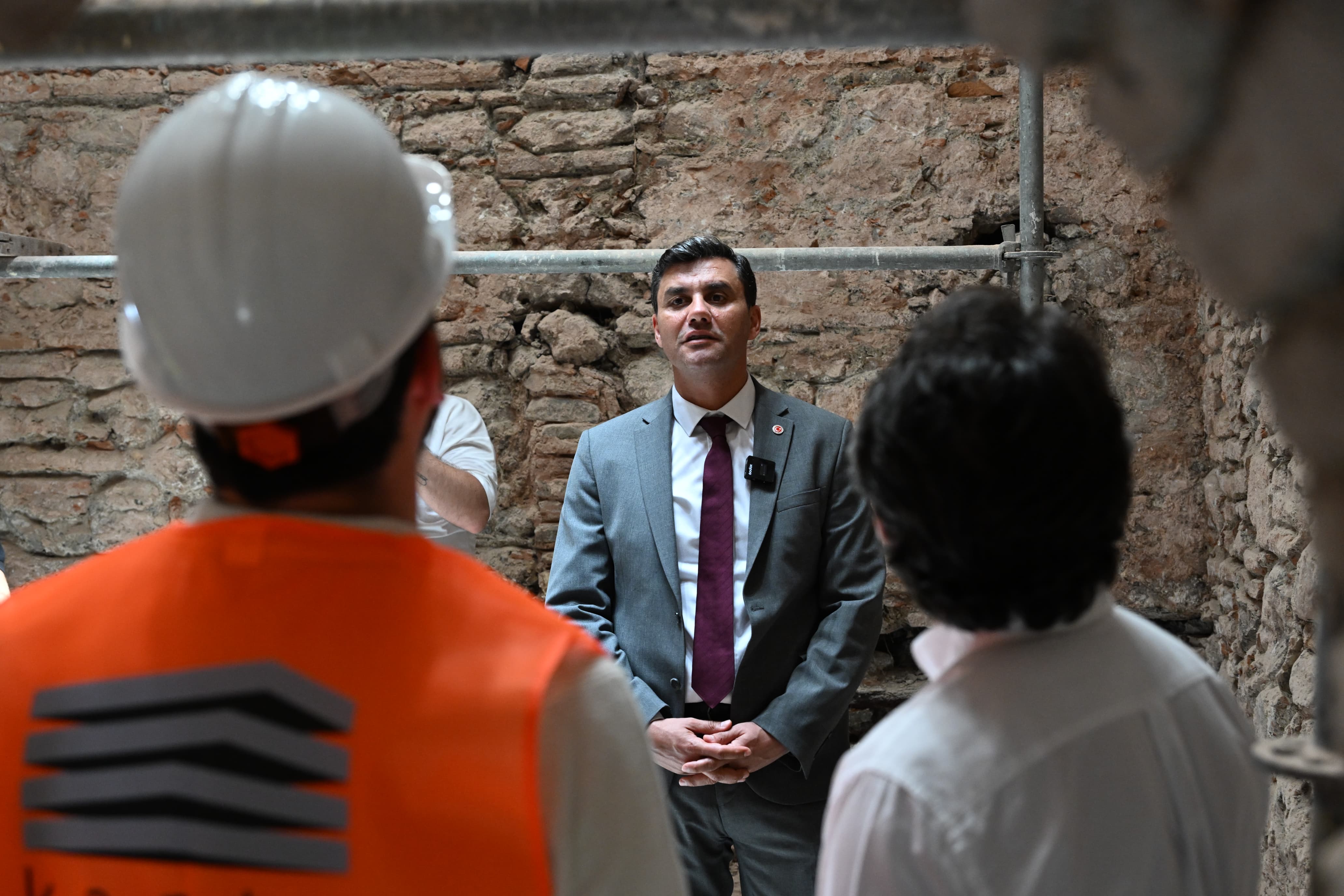 “Tarihi yapıları kaderine terk etmeyeceğiz”