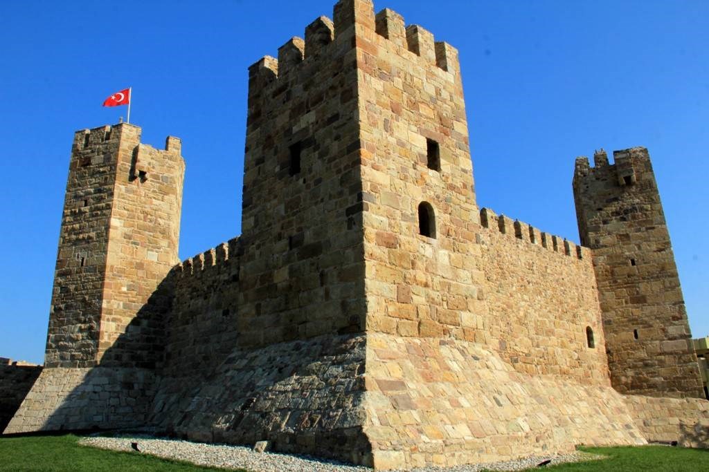 Candarli Kalesi Tarihi 2