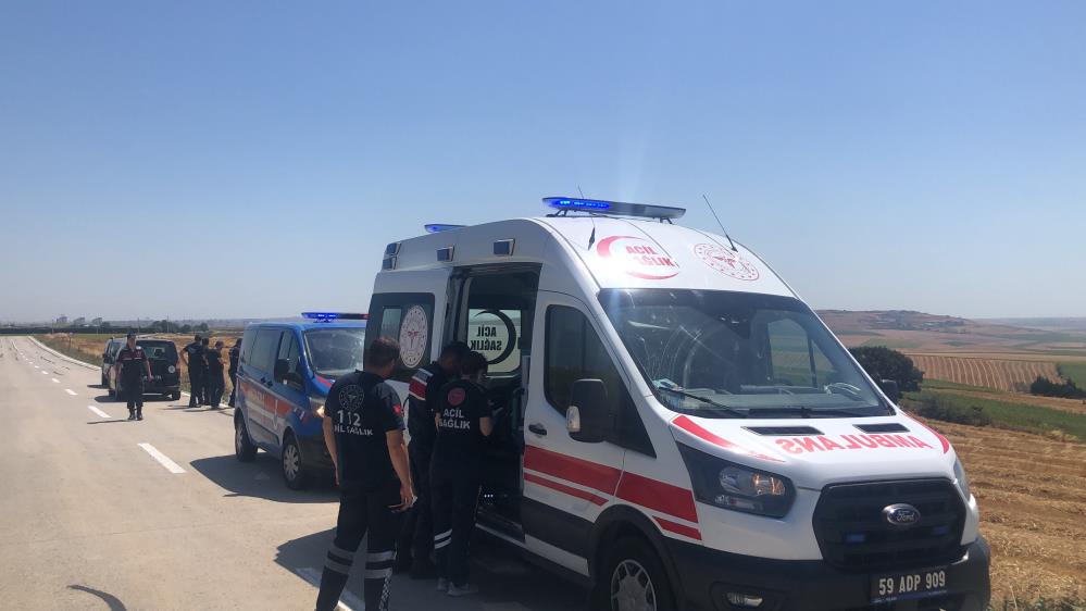 Yaralılar, olay yerine gelen sağlık ekiplerinin ilk müdahalesinin ardından ambulansla Çorlu Devlet Hastanesi’ne kaldırıldı. 