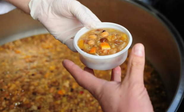 İşte Güzin Usta'nın ellerinden orijinal aşure tarifi: