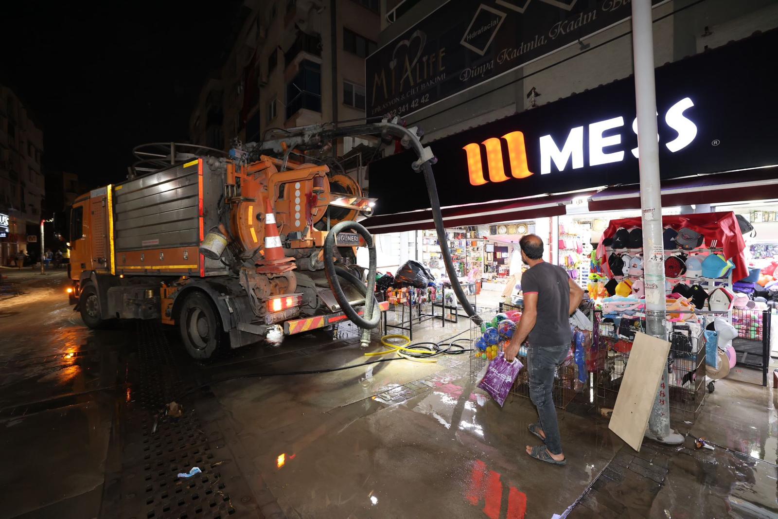 İzmir Büyükşehir Belediye Başkanı Cemil Tugay, Bayraklı'da İncelemelerde Bulundu (1)