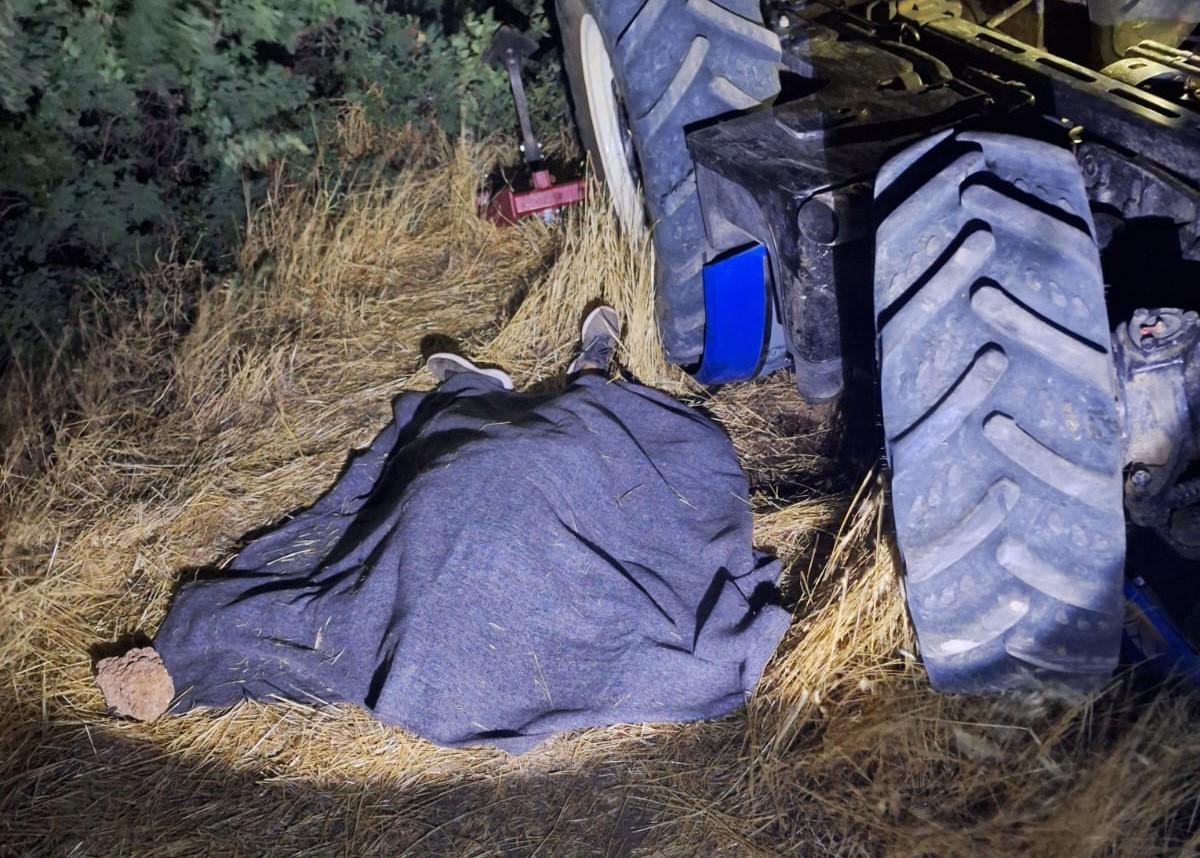 Kullandığı Traktörün Altında Kalan Sürücü Hayatını Kaybetti (1)