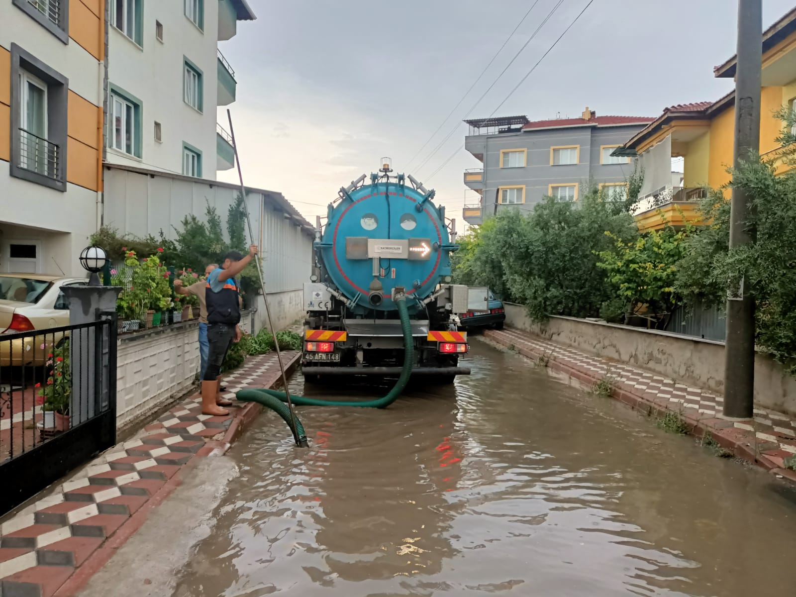 Ekipler hızlı müdahalede bulundu