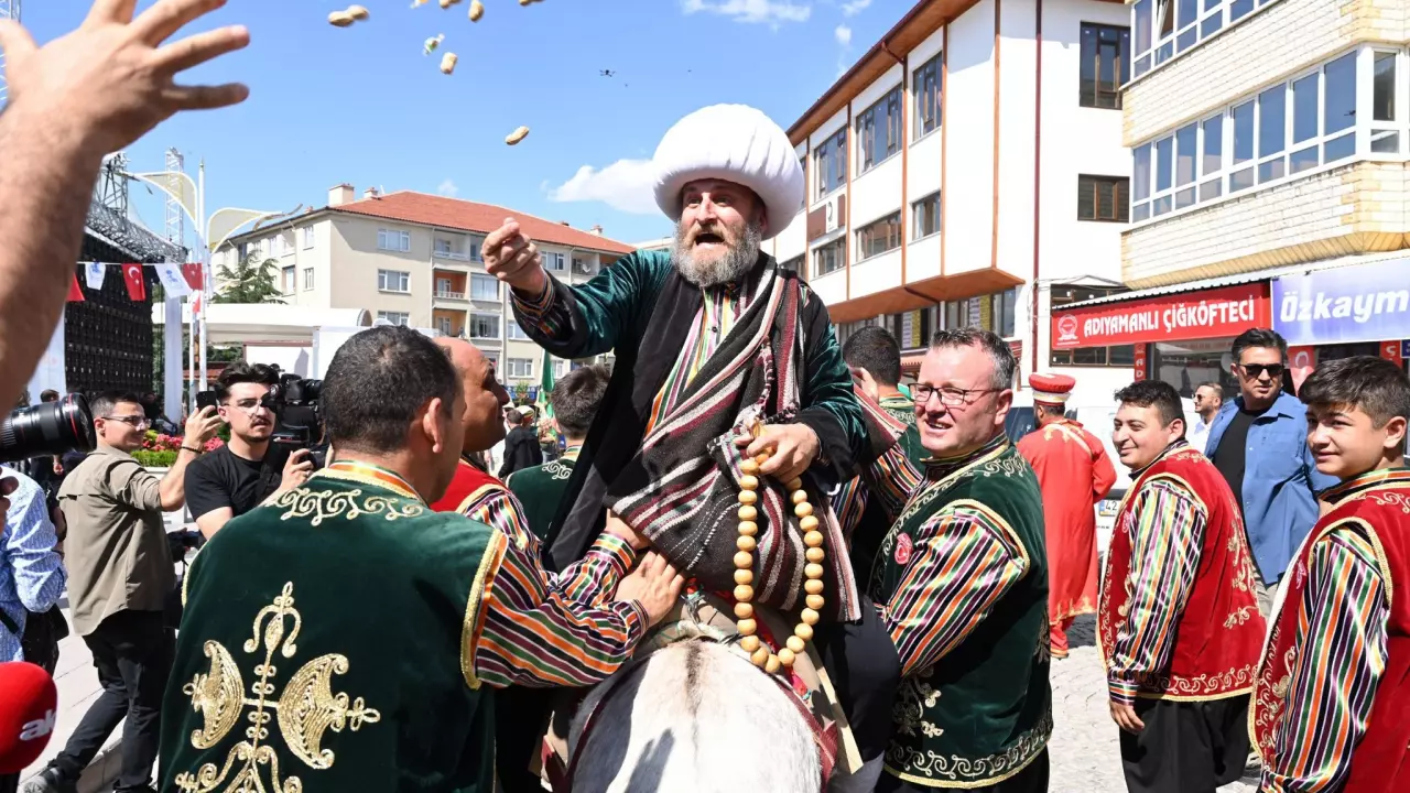 Nasreddin Hoca Senligi Buyuk Coskuyla Basladi 1688585423 4667