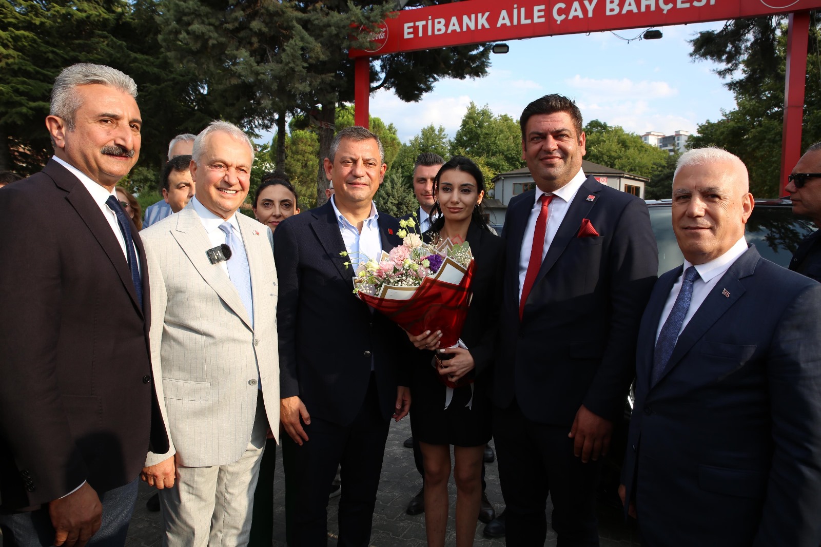 Özgür Özel'den Yönetim Eleştirisi 'Türkiye İki Büyük Açmazın Pençesinde!' (7)