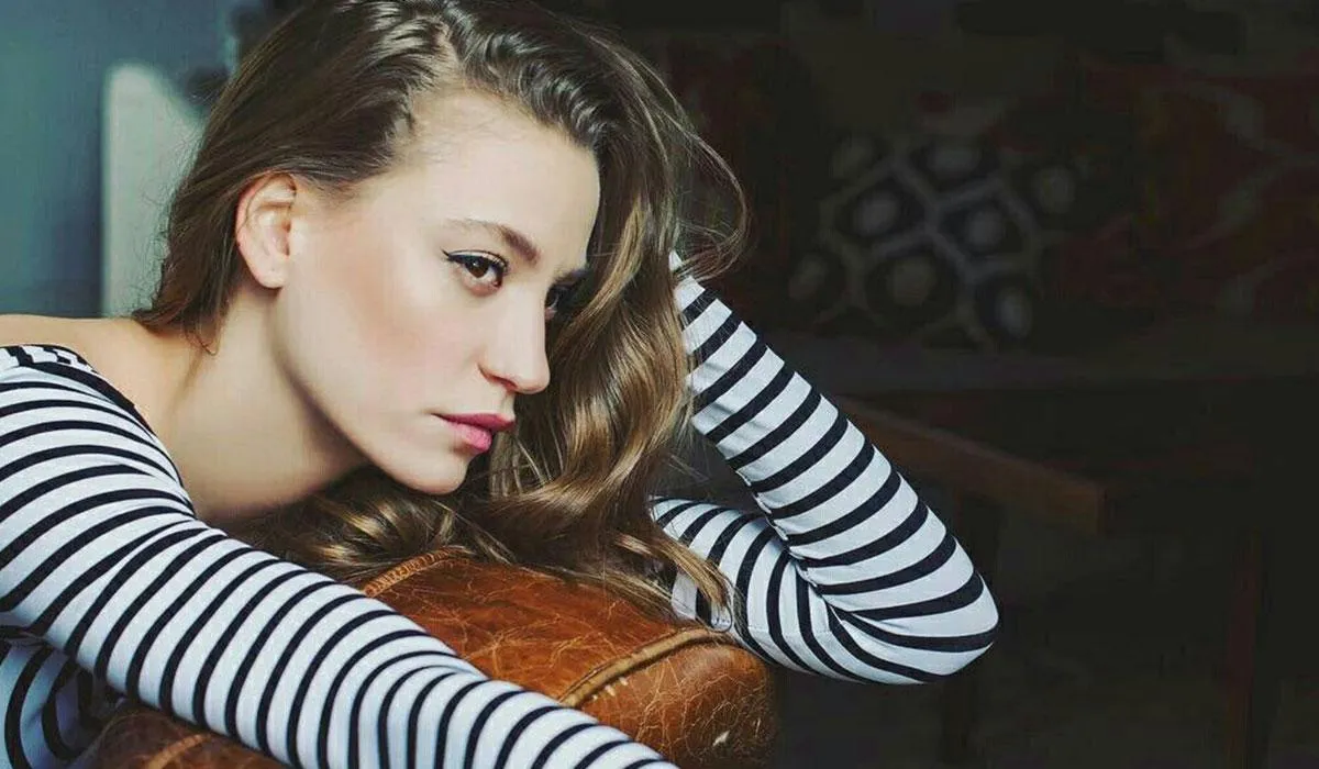 Serenay Sarikaya Ya Sok Sesin Arabeske Yatkin Degil 1584512458