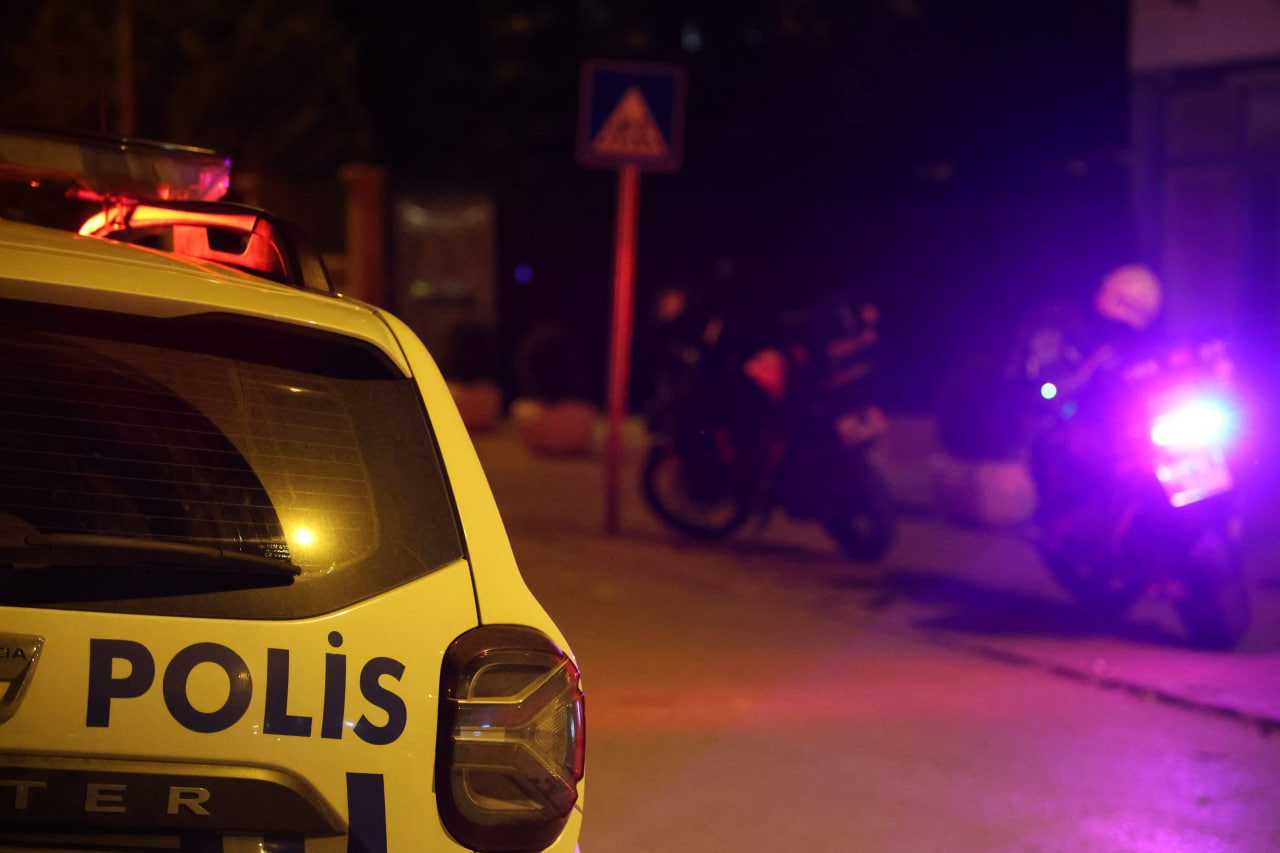 Tartıştığı Kişiyi Vurdu, Polise Ateş Açıp Kaçtı (2)