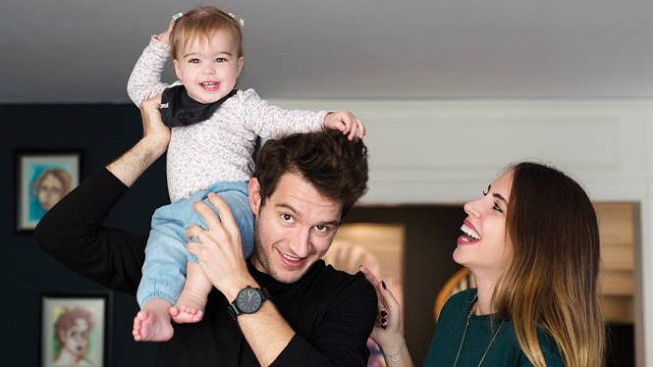 Ancak beş yıl süren evlilikleri 2019 yılında anlaşmalı olarak sona erdi. Boşanmalarına rağmen dostlukları devam eden eski eşler, kızları Ada için sık sık bir araya gelmeye devam ediyor. 