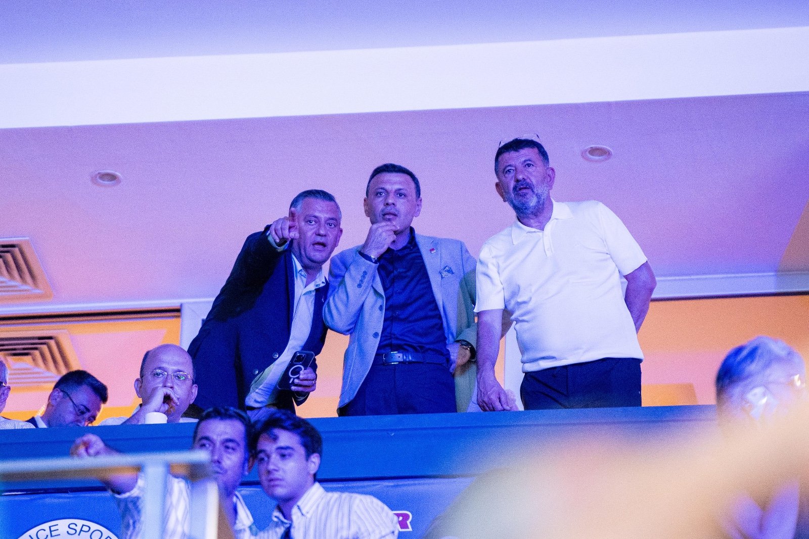 Özgür Özel’in duygusal anları! Kızı İpek Özel mezun oldu