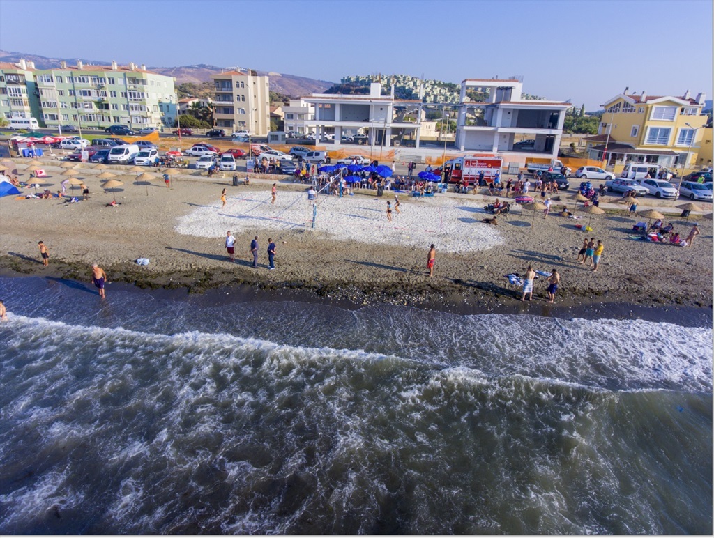 19. Güzelbahçe Plajı: Şehirden Kaçış Noktası