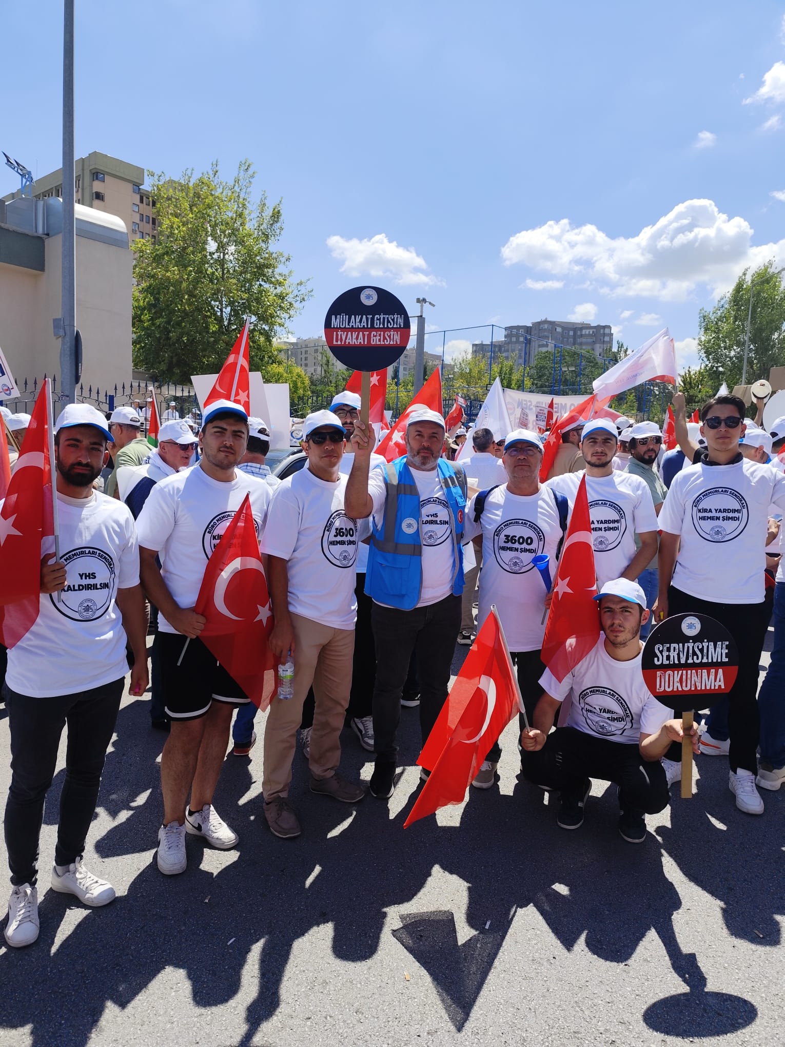 İzmir'den de destek geldi