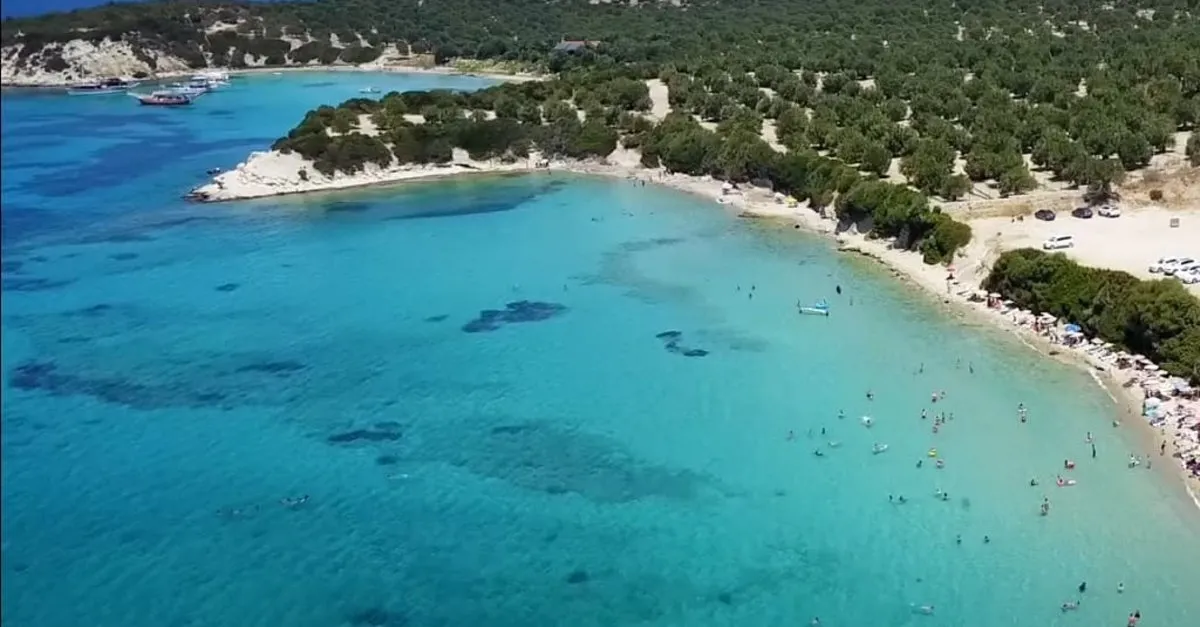 7. Dikili Pissa Plajı: Doğal Güzelliklerin Tadını Çıkarın