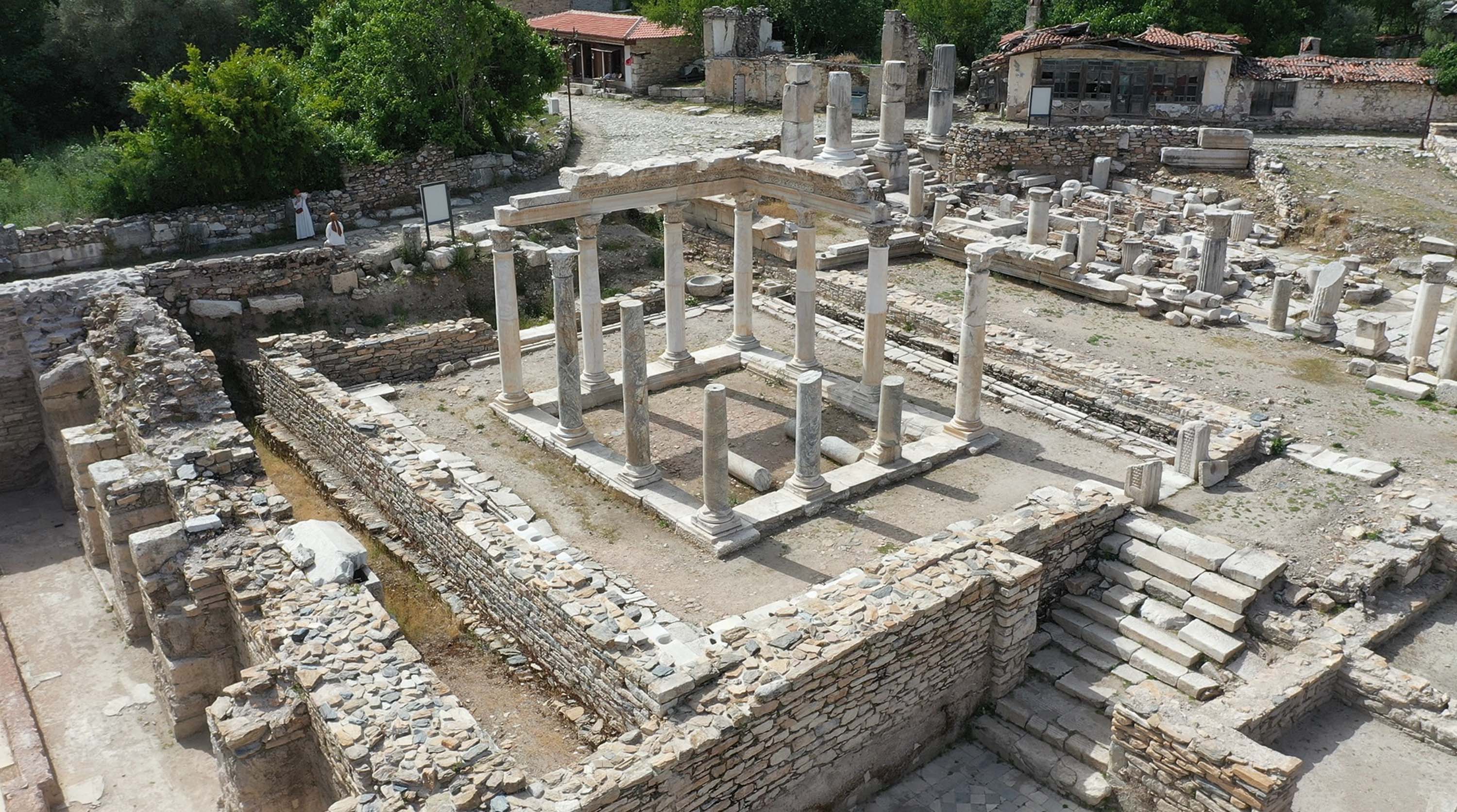 Dünyanın en büyük mermer antik kenti: Stratonikeia!