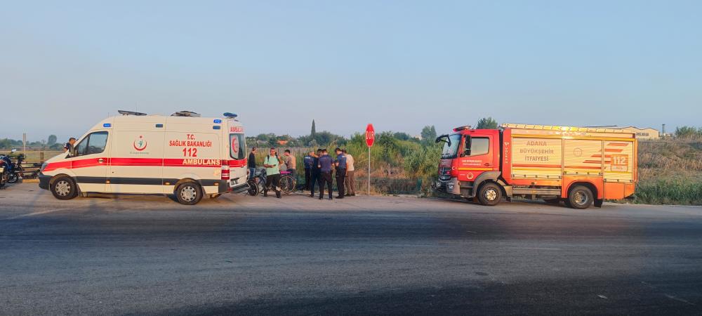 Çevredeki vatandaşların ihbarı üzerine bölgeye sağlık ve polis ekipleri sevk edildi. Sağlık ekipleri gençlerin hayatını kaybettiğini belirledi. 