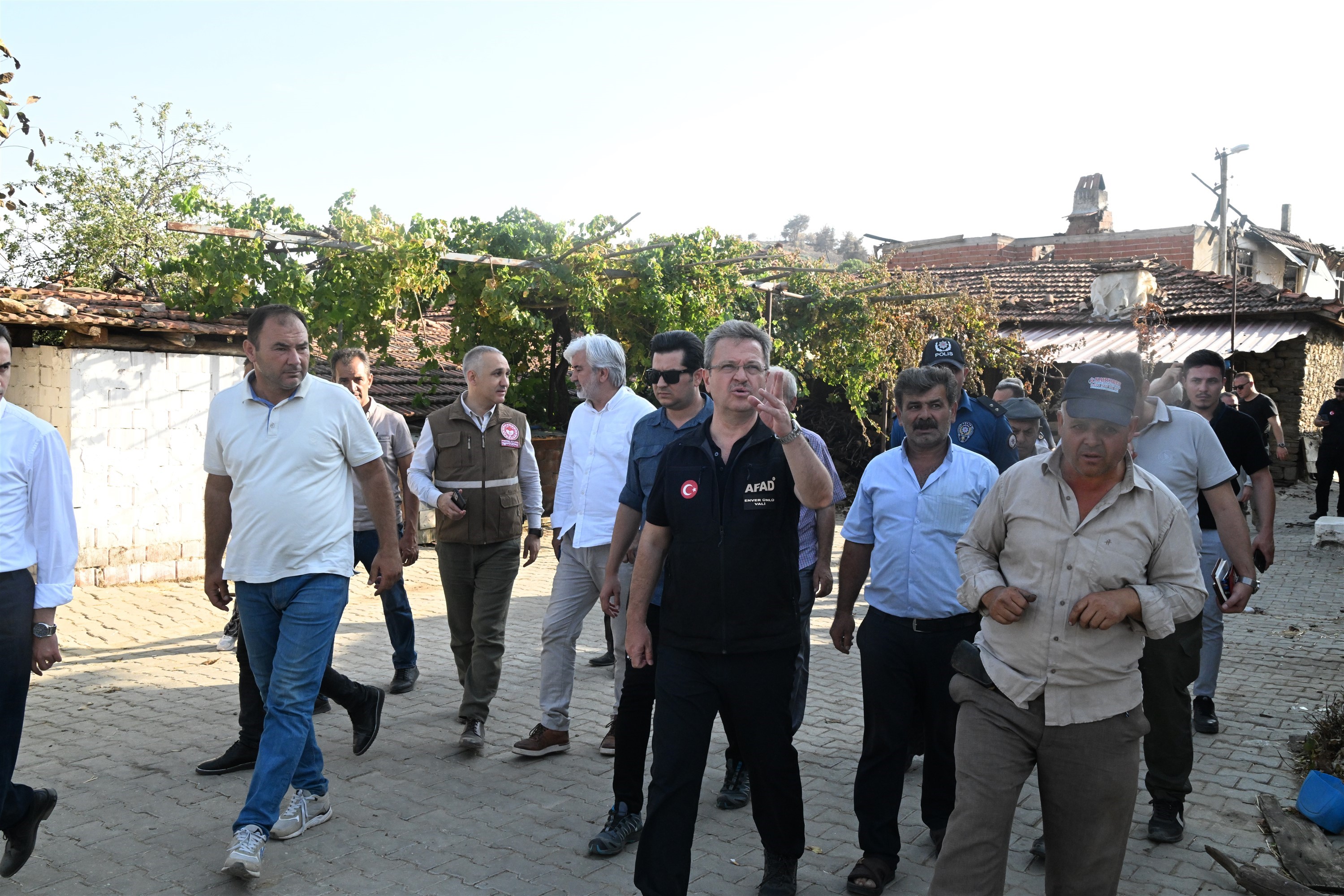 ‘Alevlerin uğramadığı tek yer, şehidimizin kabri’