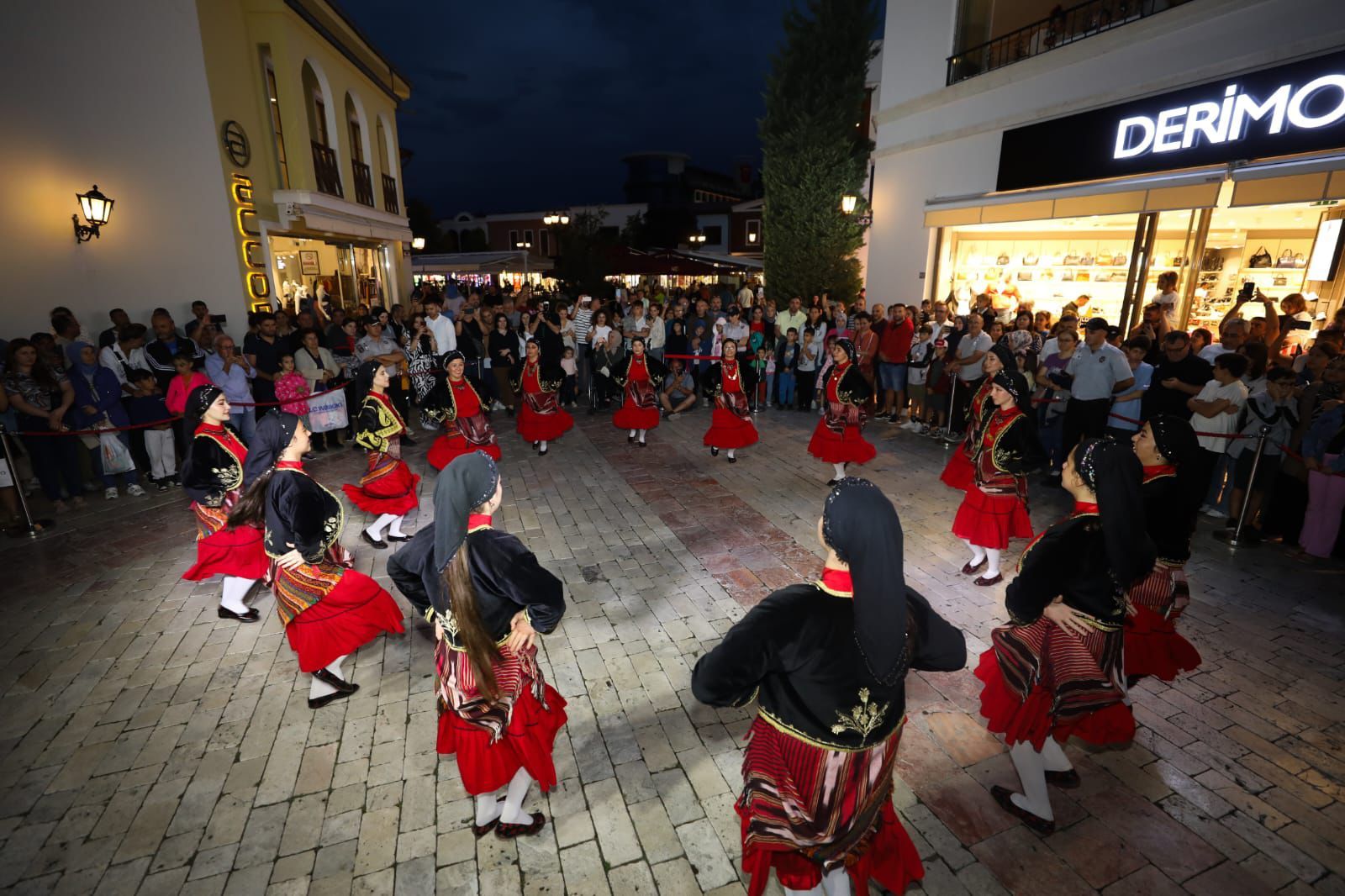 AFYONKARAHİSAR'DA FESTİVAL COŞKUSU DEVAM EDİYOR