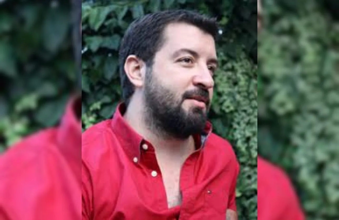 Emre Dölcel kimdir?