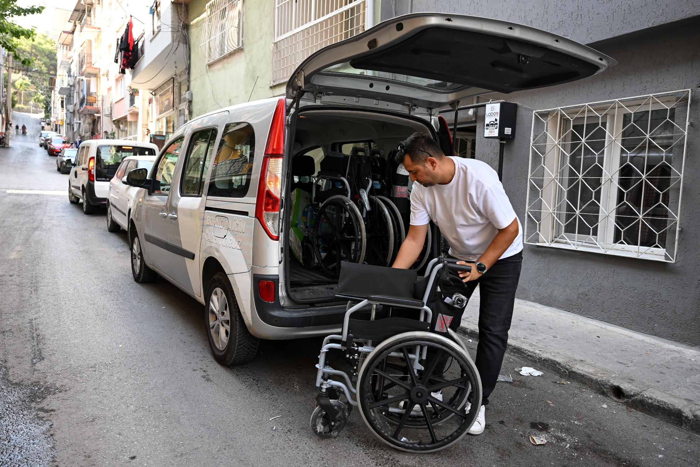 "Her zaman ihtiyaç sahiplerinin yanındayız"