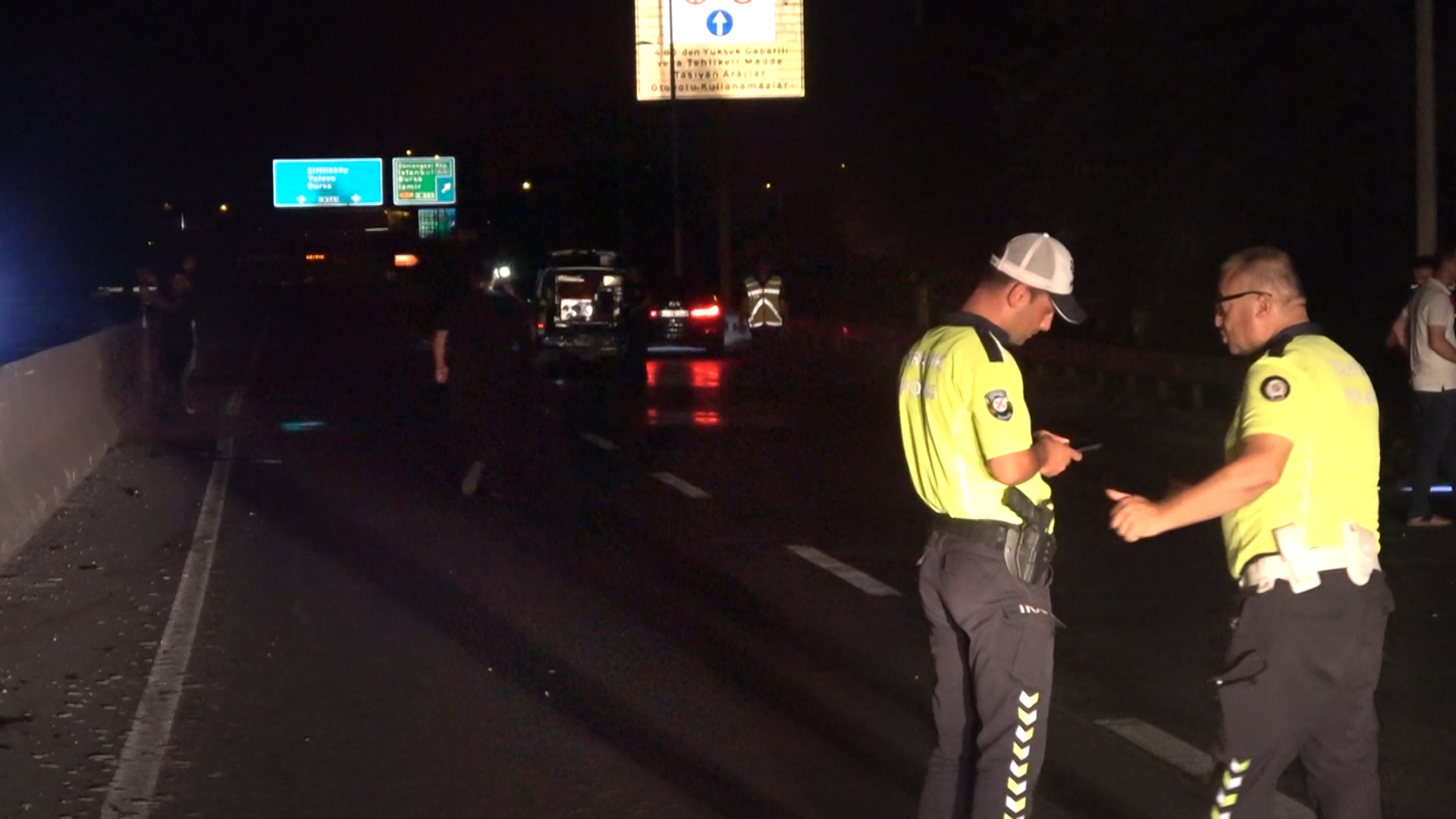 Yalova’da Otomobilin Çarptığı Baba Ve Oğlu Hayatını Kaybetti (2)