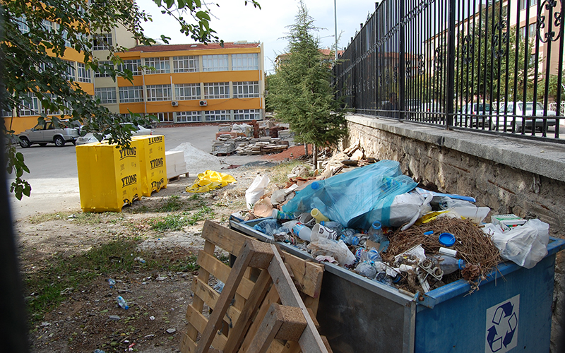 Bu proje geçici bir çözüm sunmaktadır