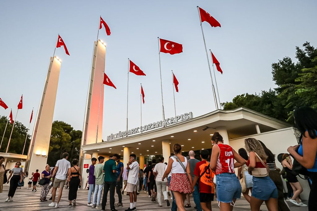 YENİDEN DÜZENLENMELİ