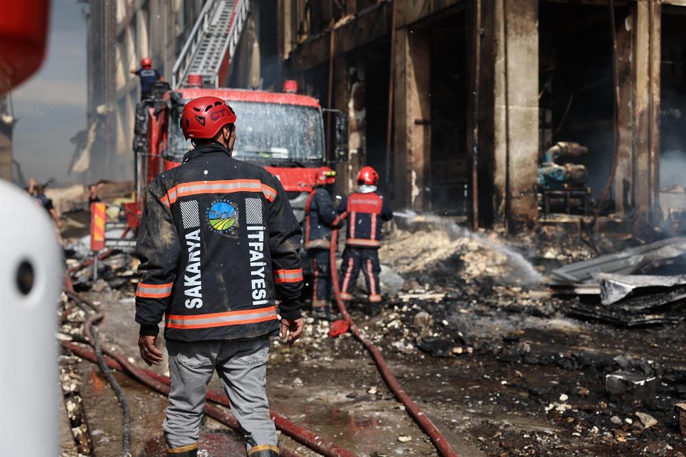 Patlamanın ardından 112 Acil Çağrı Merkezine yapılan ihbar üzerine bölgeye Sakarya başta olmak üzere, Düzce ve Kocaeli'den de çok sayıda itfaiye, sağlık, AFAD, orman, polis ve jandarma personelleri sevk edildi. 