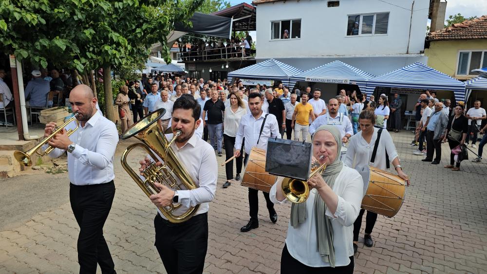 Yarışmacılardan festival komitesine jest