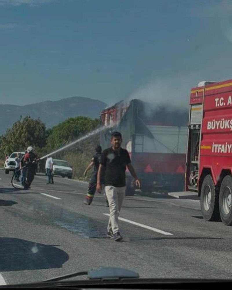 Olay sırasında herhangi bir can kaybı yaşanmazken, römork ve pamuk balyalarında maddi hasar meydana geldi. 