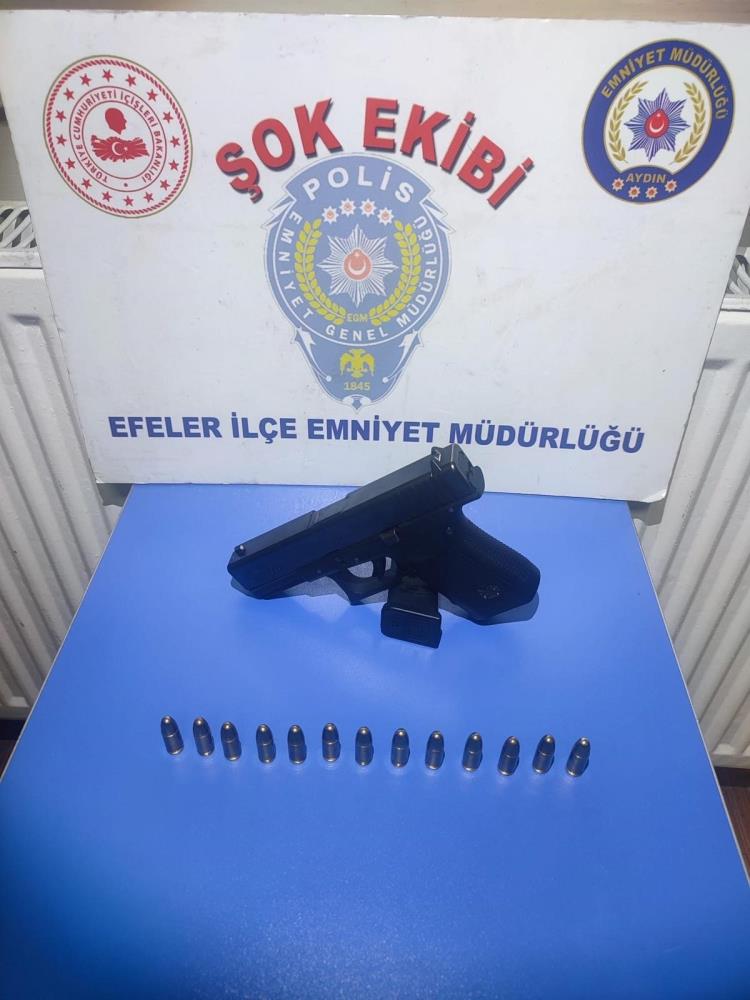 Edinilen bilgiye göre, Efeler İlçe Emniyet Müdürlüğü görevlileri tarafından yapılan çalışmalarda; hükümlü ve tutuklunun kaçması