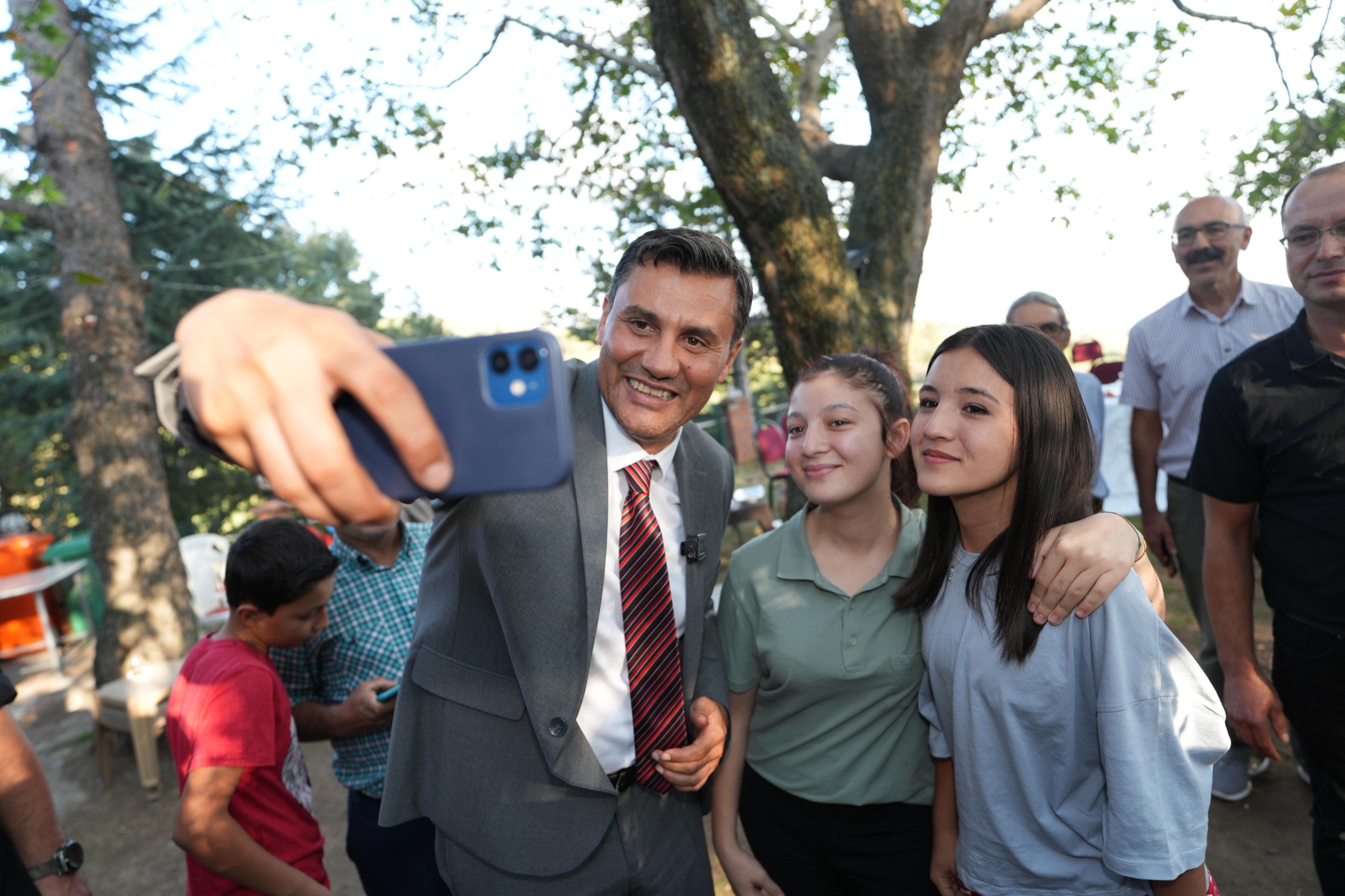 "Sındırgı yolu Mahmutlar için, Demirci için olmazsa olmazlardan birisi"