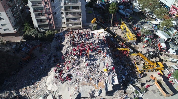 İzmir'de deprem sonrası okullar tamamlanamadı