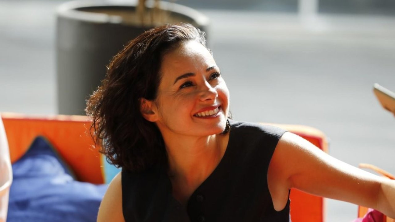 Ozgu Namal W6Bb Cover