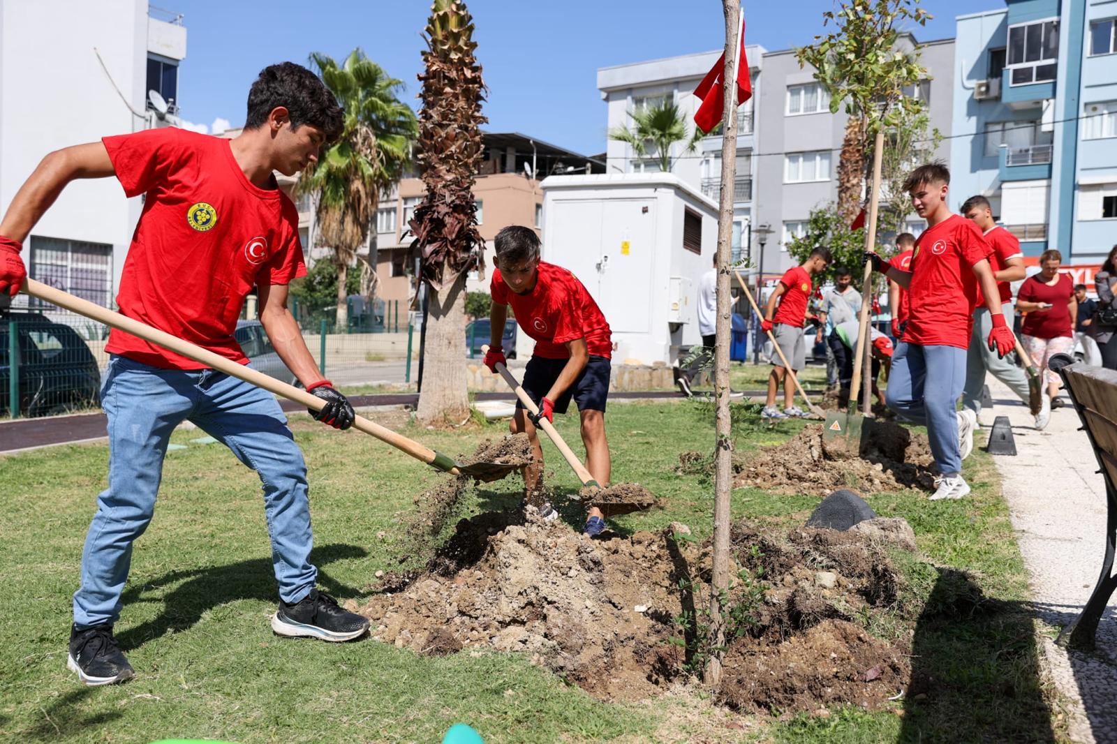 Gençler Buca’da İstiklal yolu oluşturdu