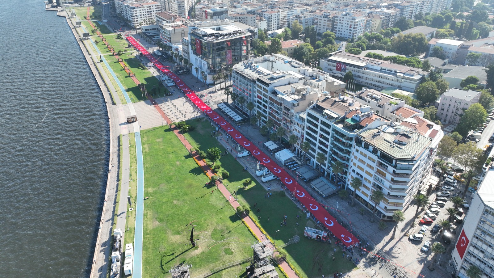 Kutlamalar Zafer Yürüyüşü ile başlıyor